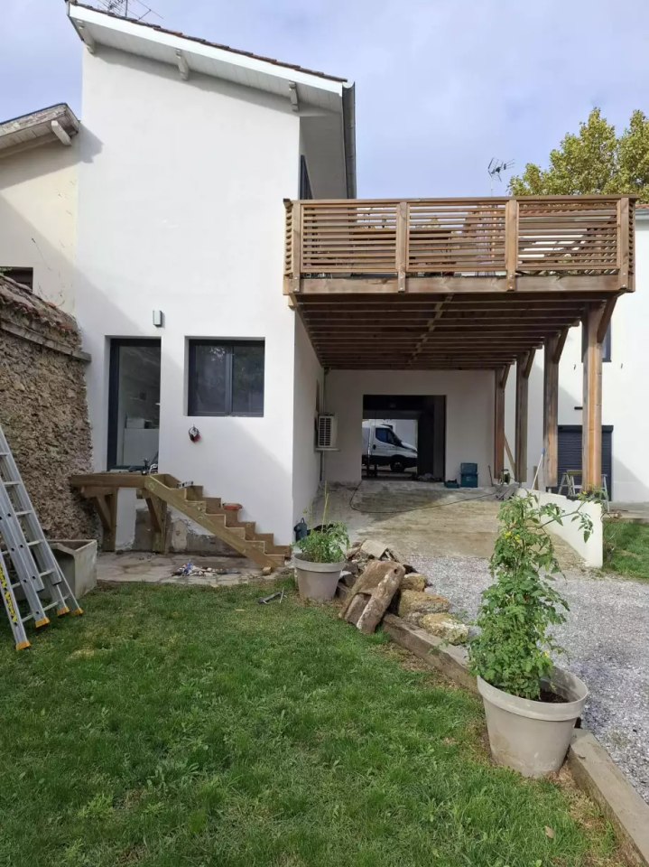 Espaces extérieurs chaleureux et esthétiques.